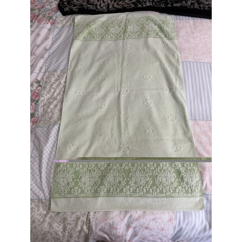 VTG MCM Bath Towel Sears Monticello Green Sculpted Flowers Flower Power